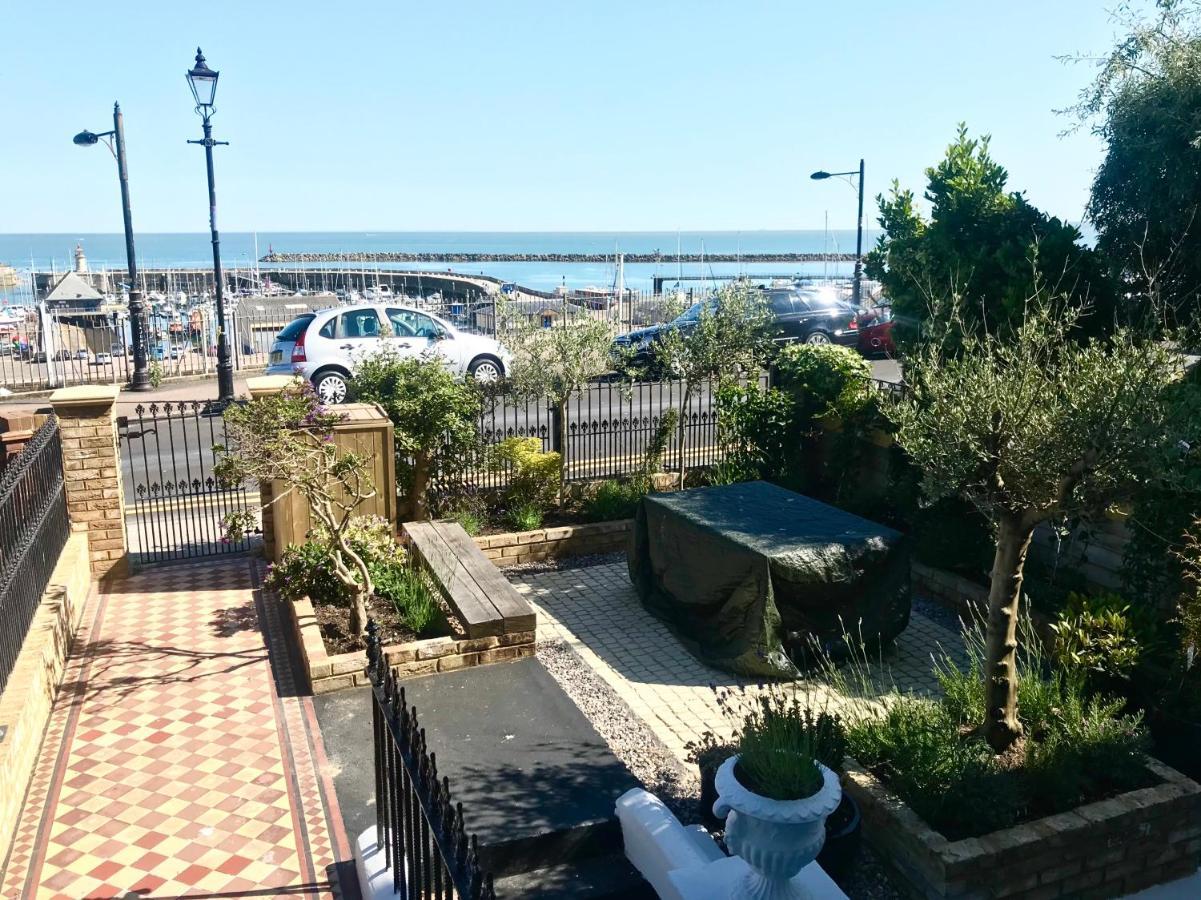 Marina Retreat - Stunning 4 Bedroom, 3 Bathroom House With Harbour Views! Ramsgate Exterior foto